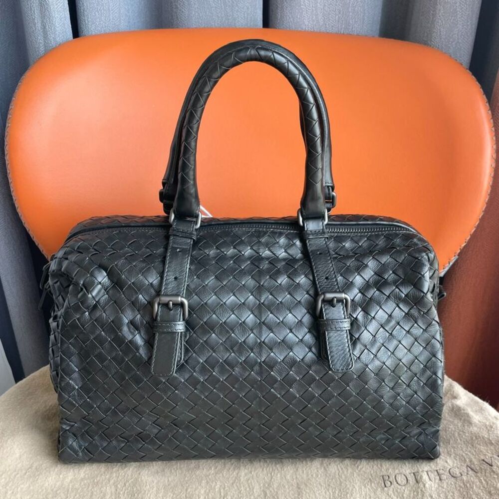 Bottega Veneta Women Pre-Loved Bag Very Good Condition